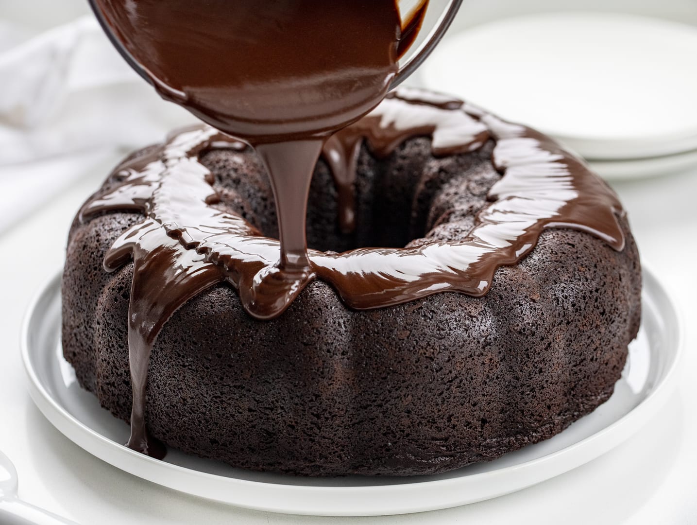 can a bundt cake be reconstructed to look like a normal cylindrical cake :  r/Baking