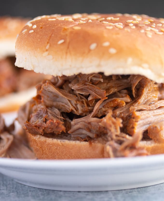 How to make BBQ Pulled Pork Sandwiches in the Ninja® Foodi