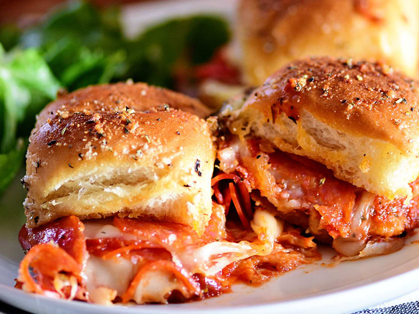 Pepperoni Pizza Sliders {VIDEO} - TidyMom®