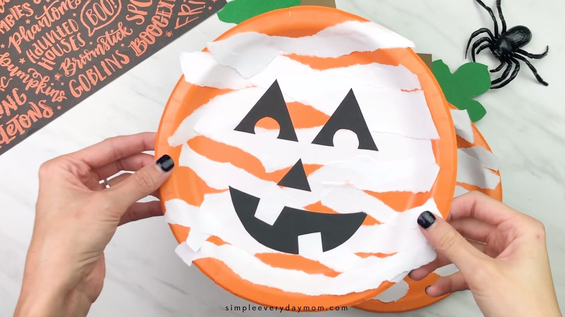 paper-plate-mummy-pumpkin-craft-for-kids-free-template