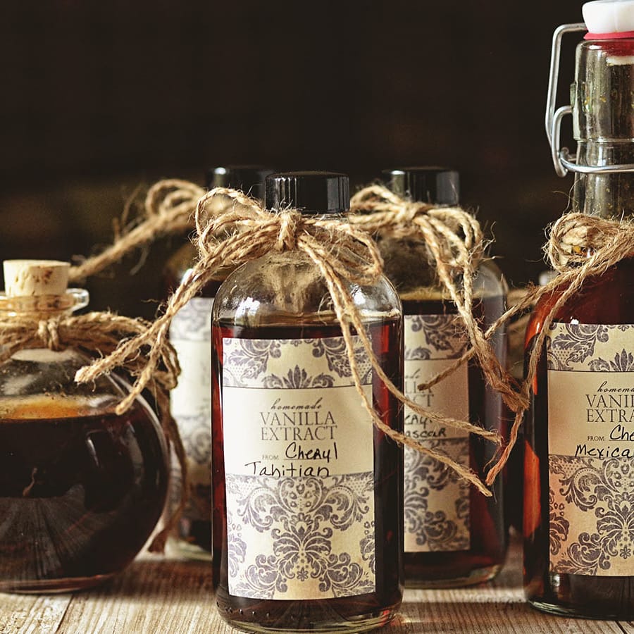 Homemade Vanilla Extract DIY for Gifting