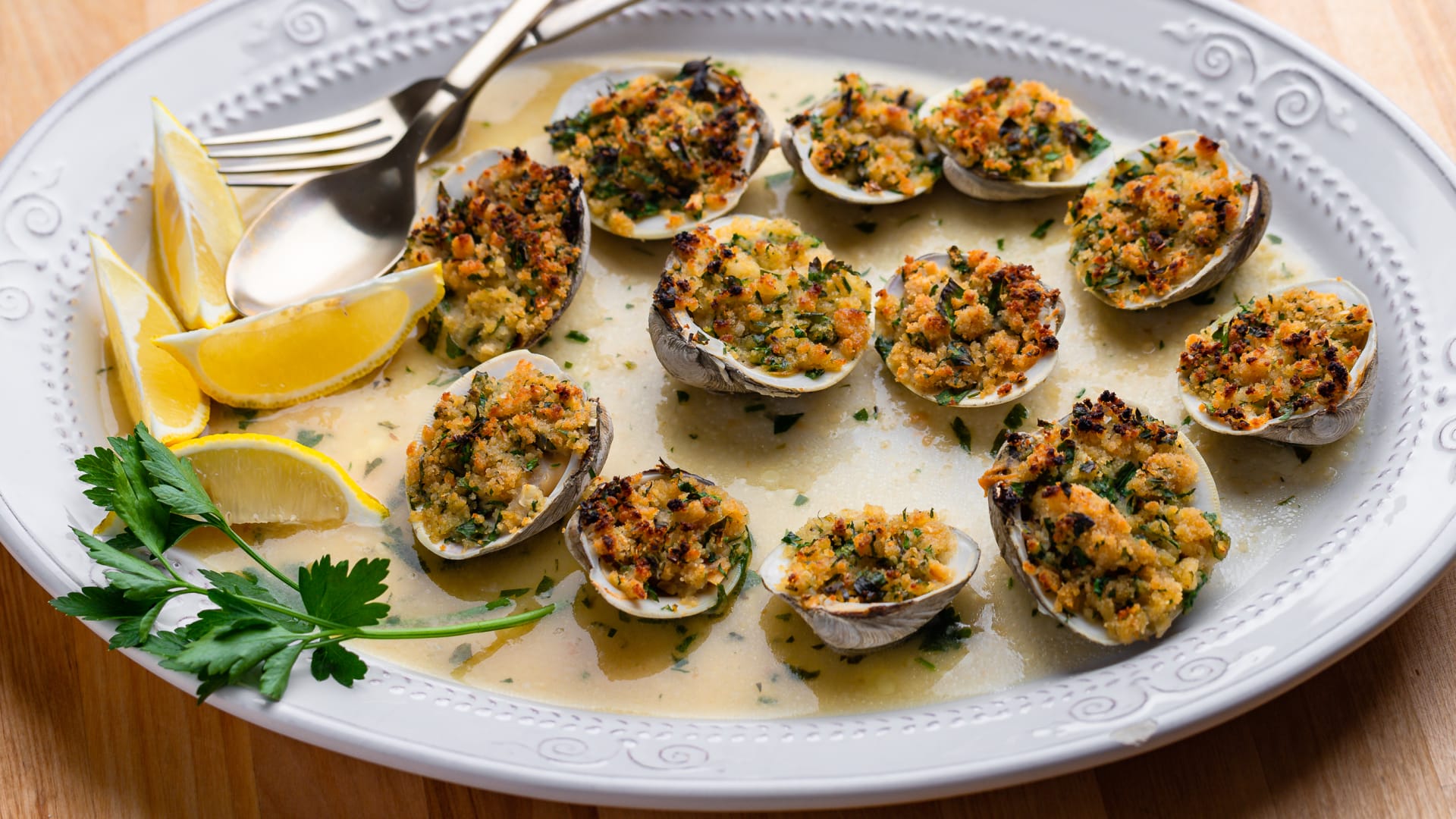 EASY DELICIOUS STUFFED CLAMS