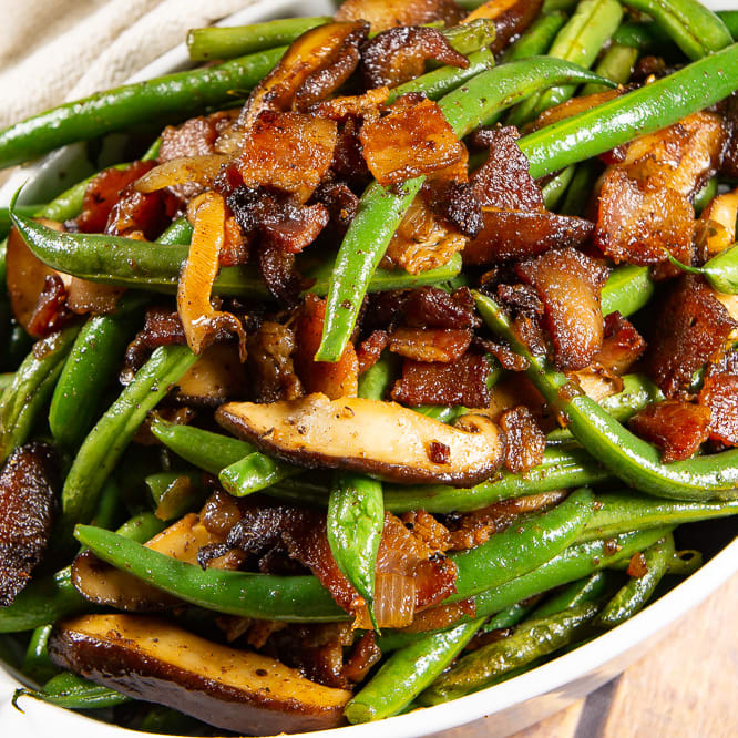 Skillet Green Beans with Bacon — Let's Dish Recipes