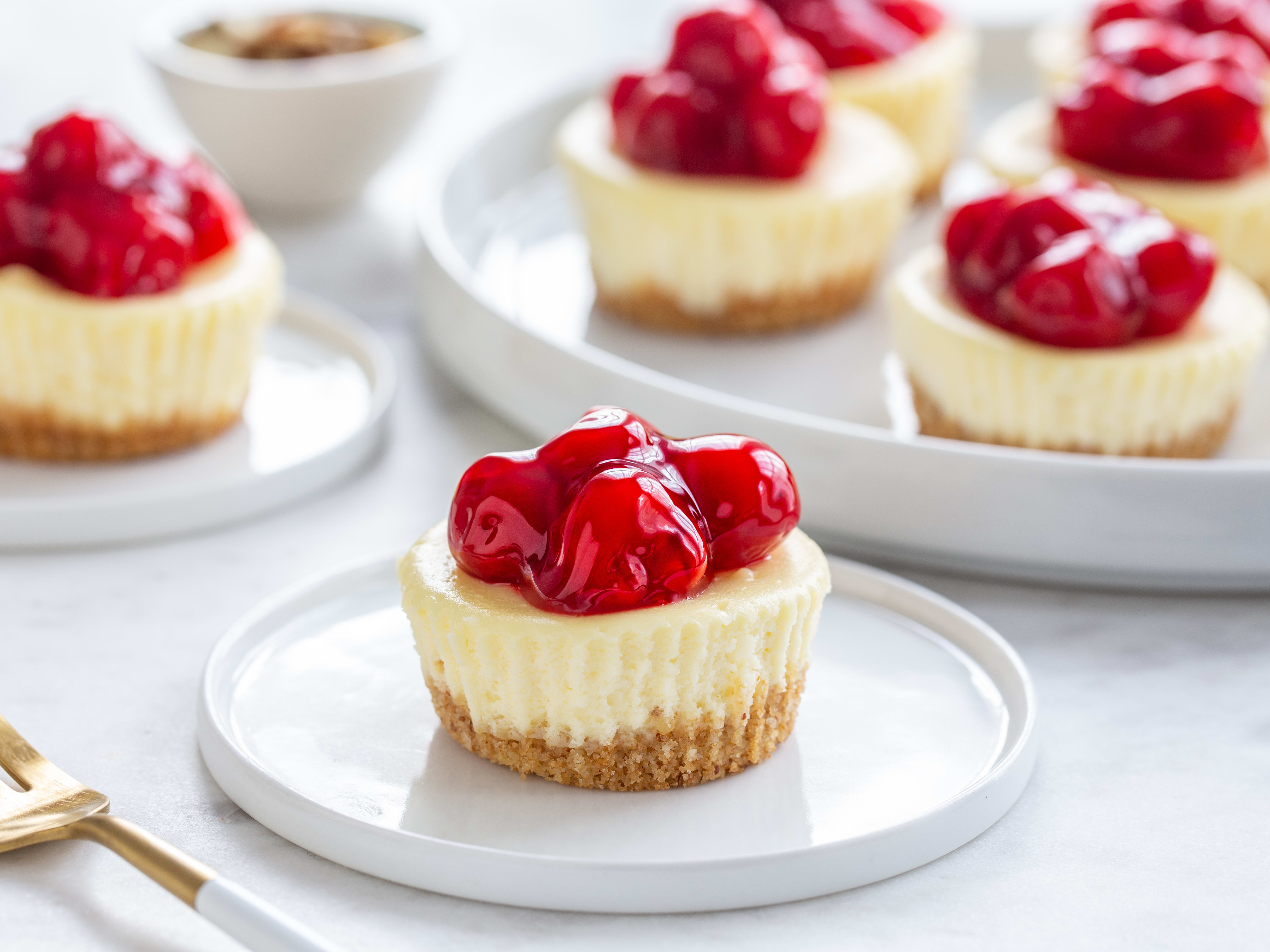 Mini Cheesecakes (So easy!) - My Baking Addiction