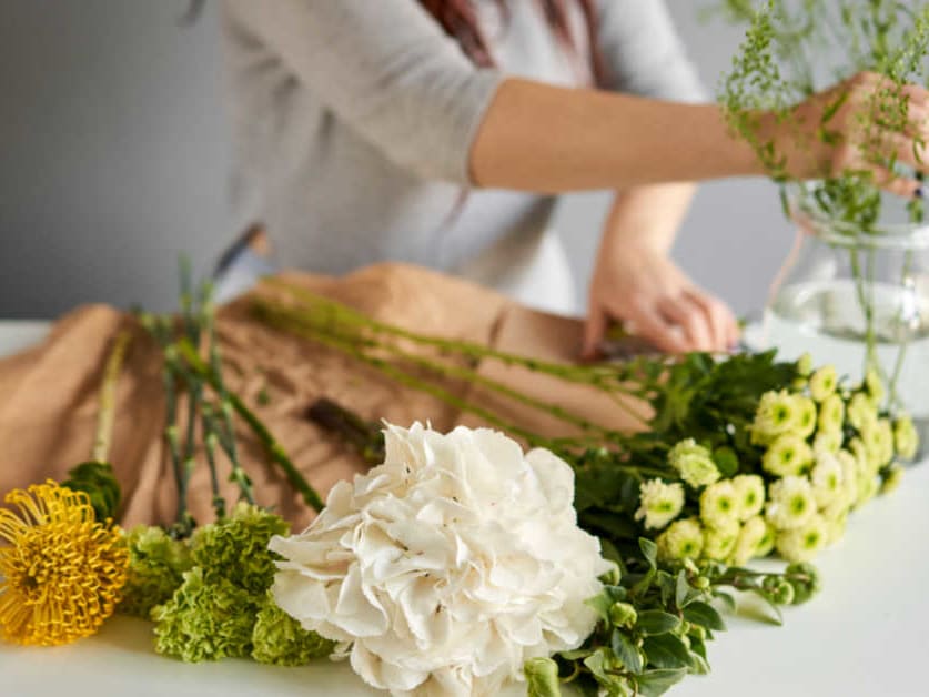 How to Keep Cut Flowers Fresh - 15 Tips for Making Cut Flowers Last