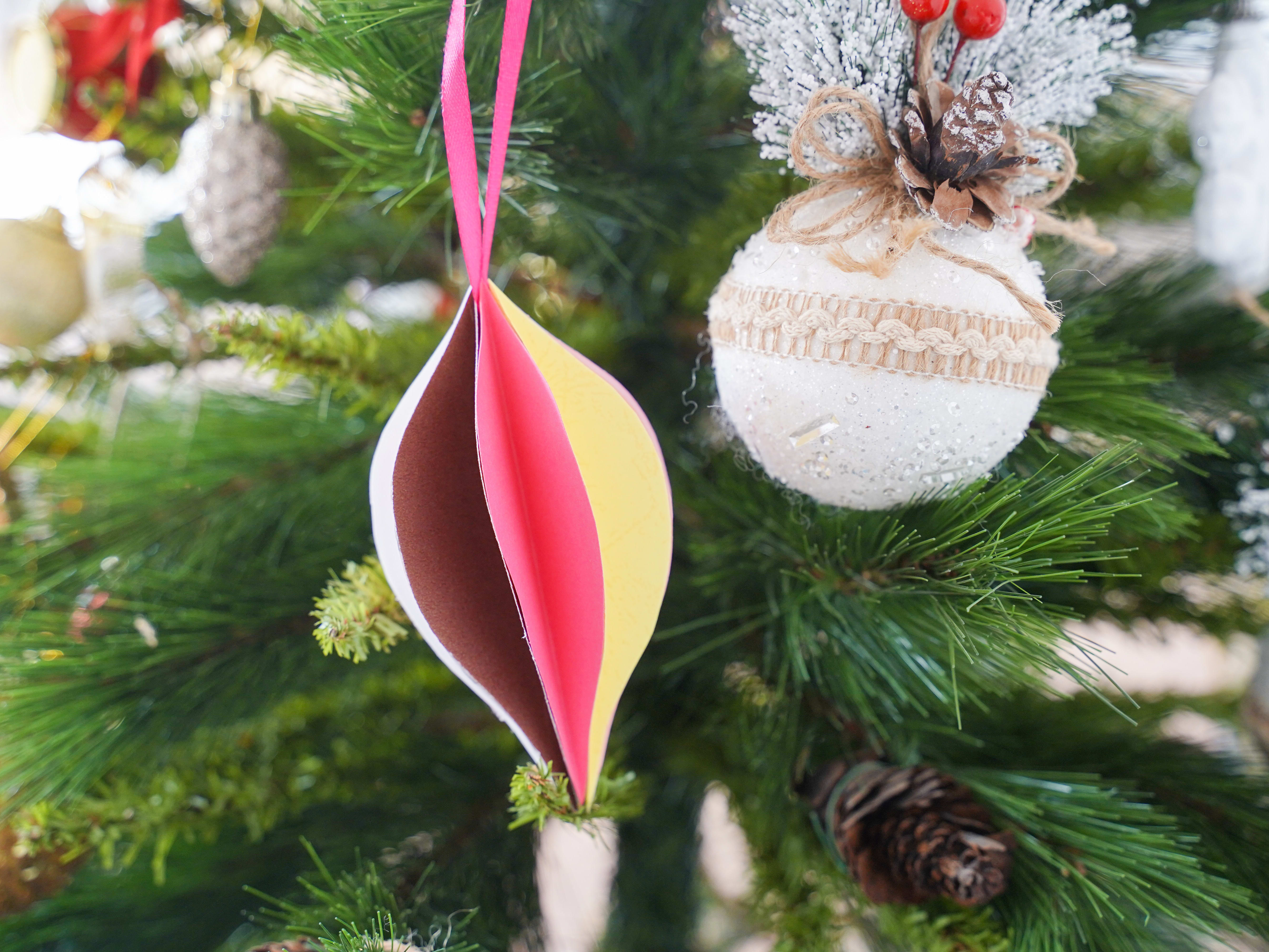 How to Make the Bauble & Bling Folded Ribbon Ornament