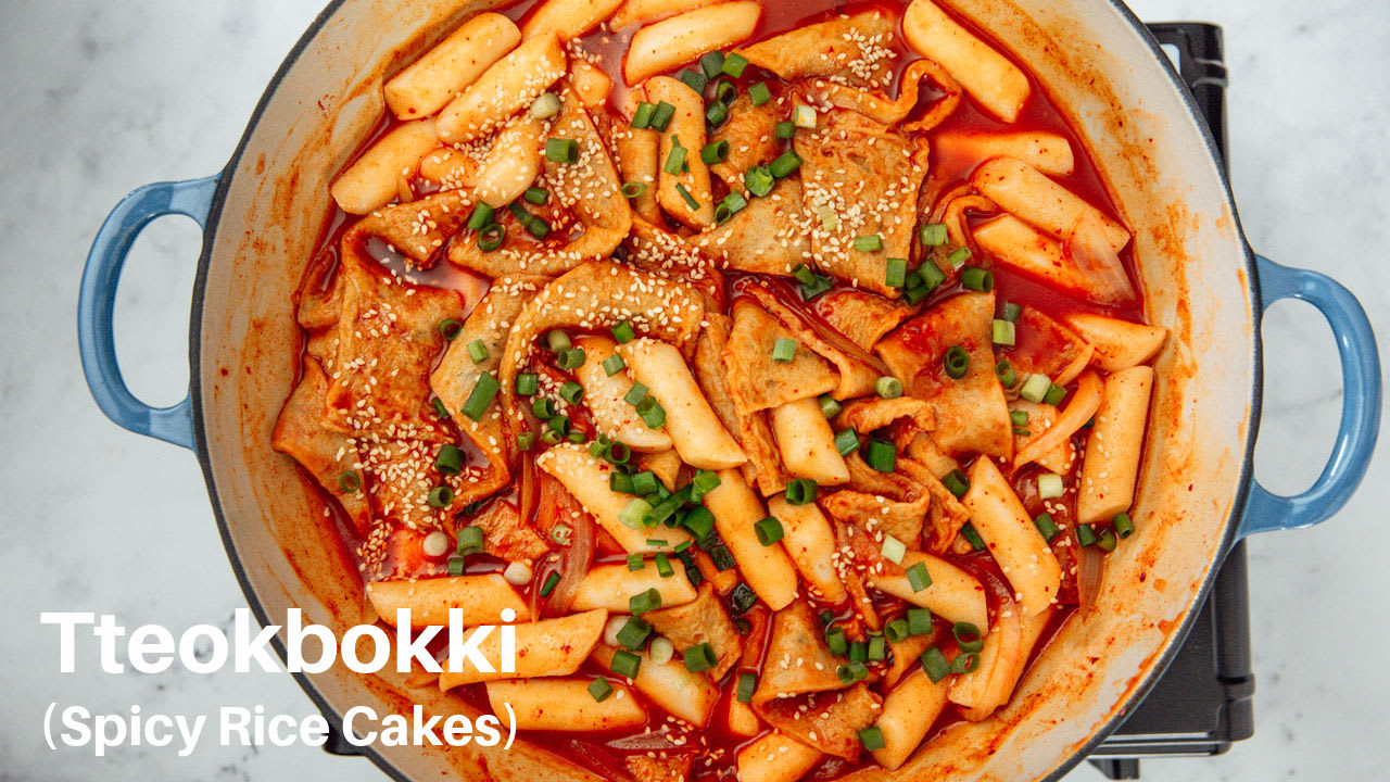 Tteokbokki (Spicy Korean Rice Cakes) - The Forked Spoon
