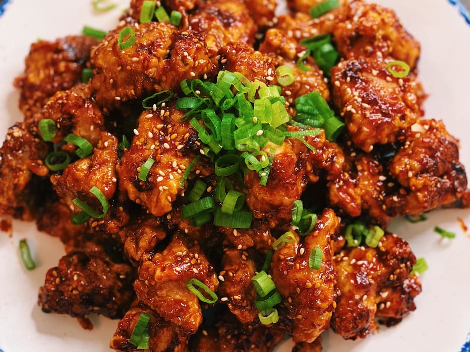 Korean Fried Chicken Bites (EXTRA CRISPY) - Tiffy Cooks