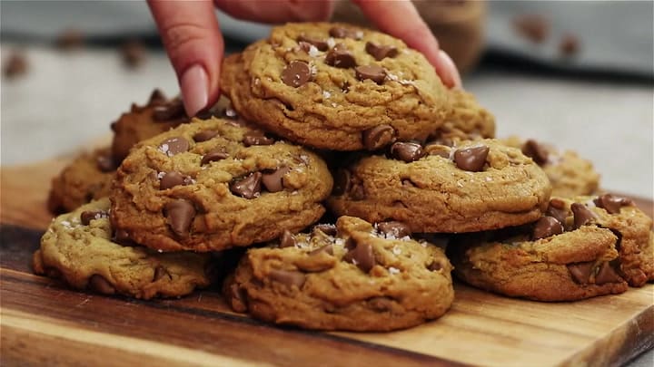 Vegan Chocolate Chip Cookies - NO Crazy Ingredients!