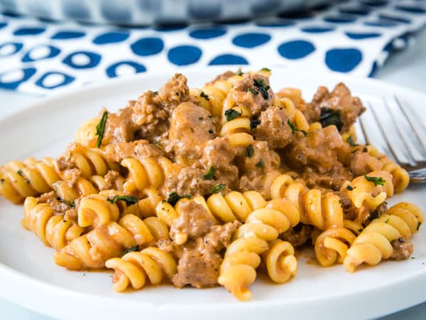 Easy Creamy Beef Pasta - Dinners, Dishes, and Desserts