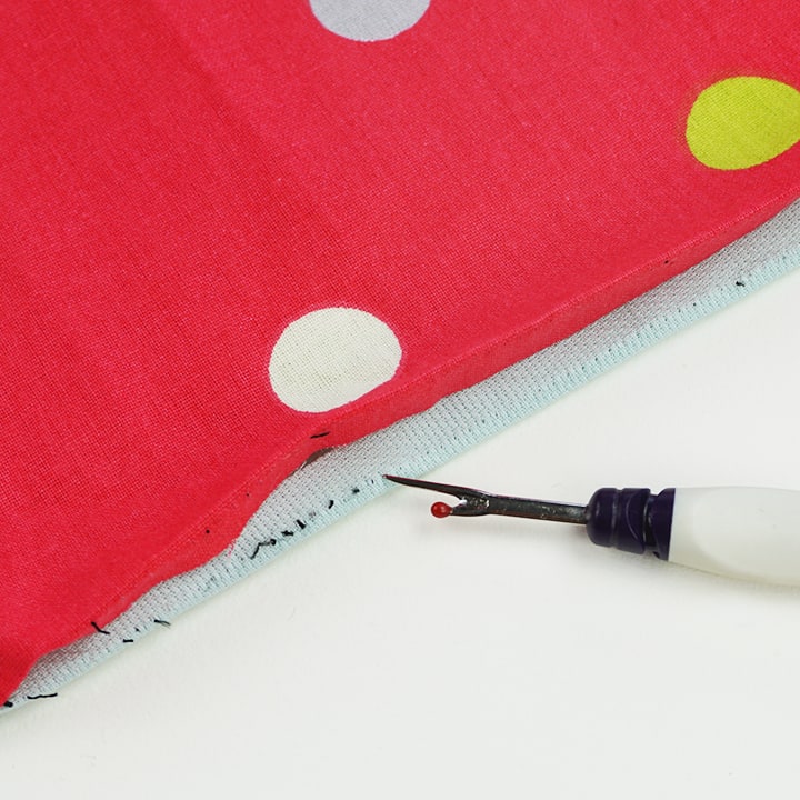 How To Use a Seam Ripper Correctly - 2 minute lesson 