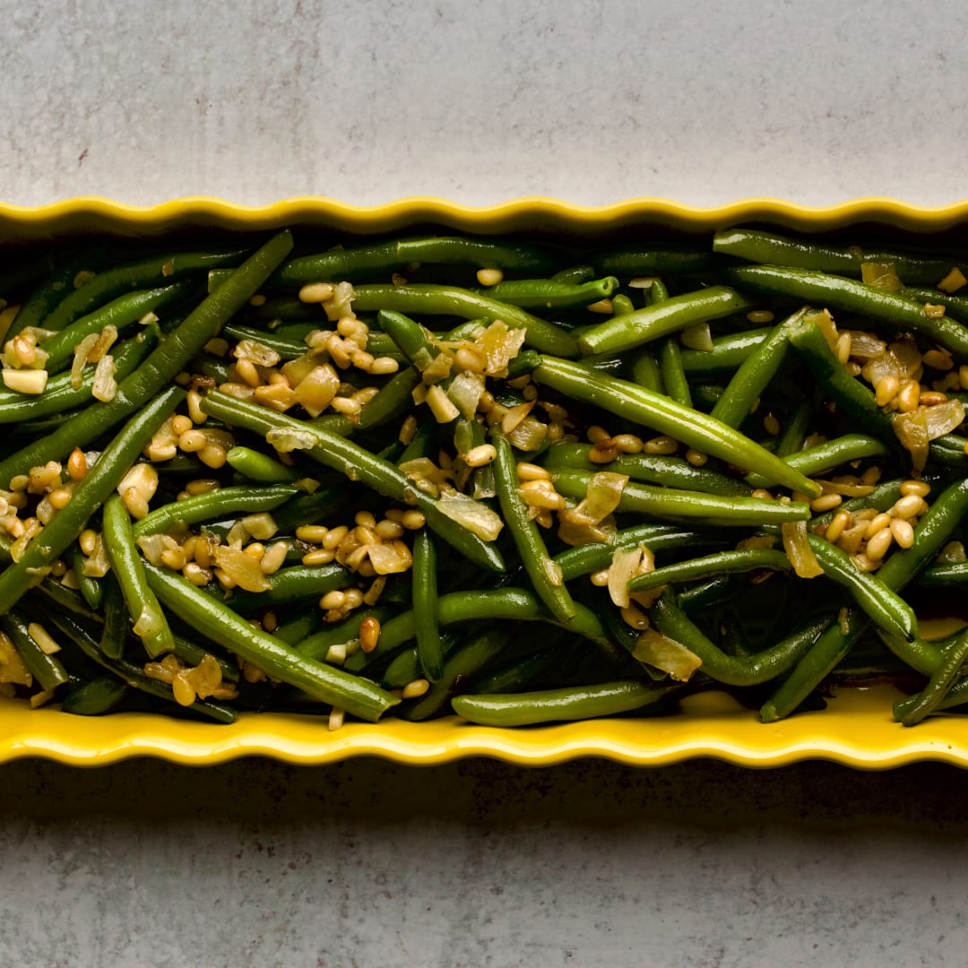 10-Minute Sautéed Frozen Green Beans - Scrummy Lane