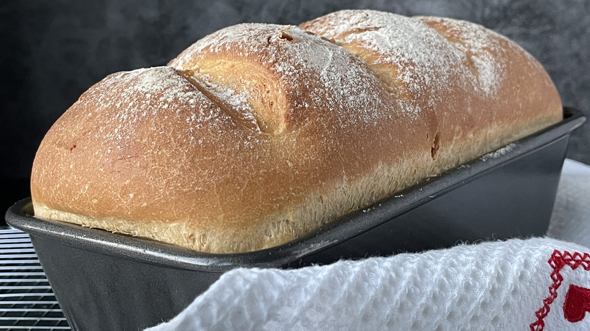Easy Homemade White Bread - Handmade Farmhouse