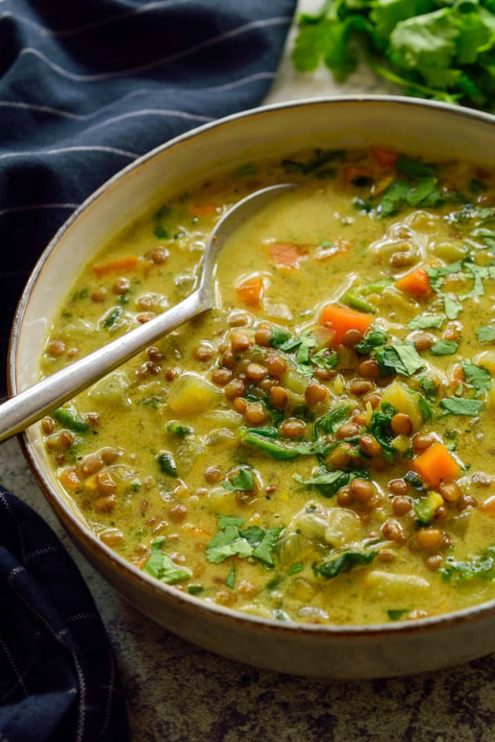 Sopa de Lentejas al Curry Vegana - Cilantro and Citronella