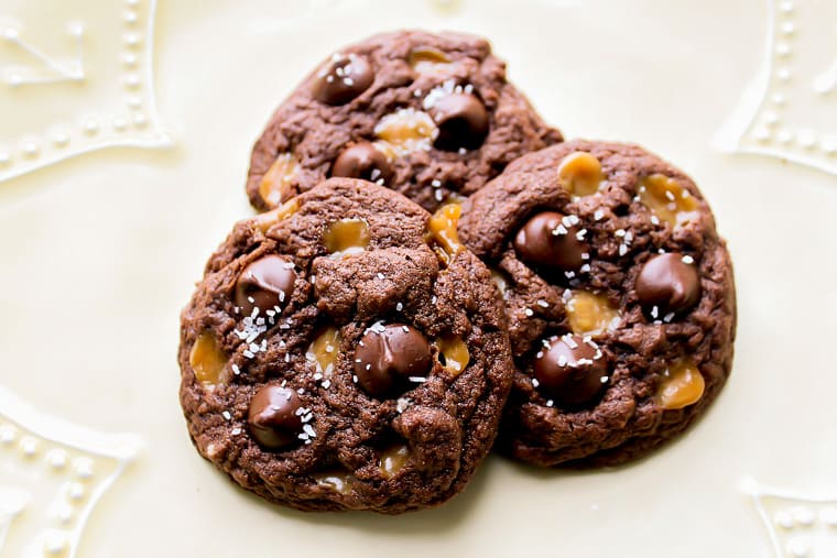 Caramel Stuffed Chocolate Chip Skillet Cookie - Barbara Bakes™