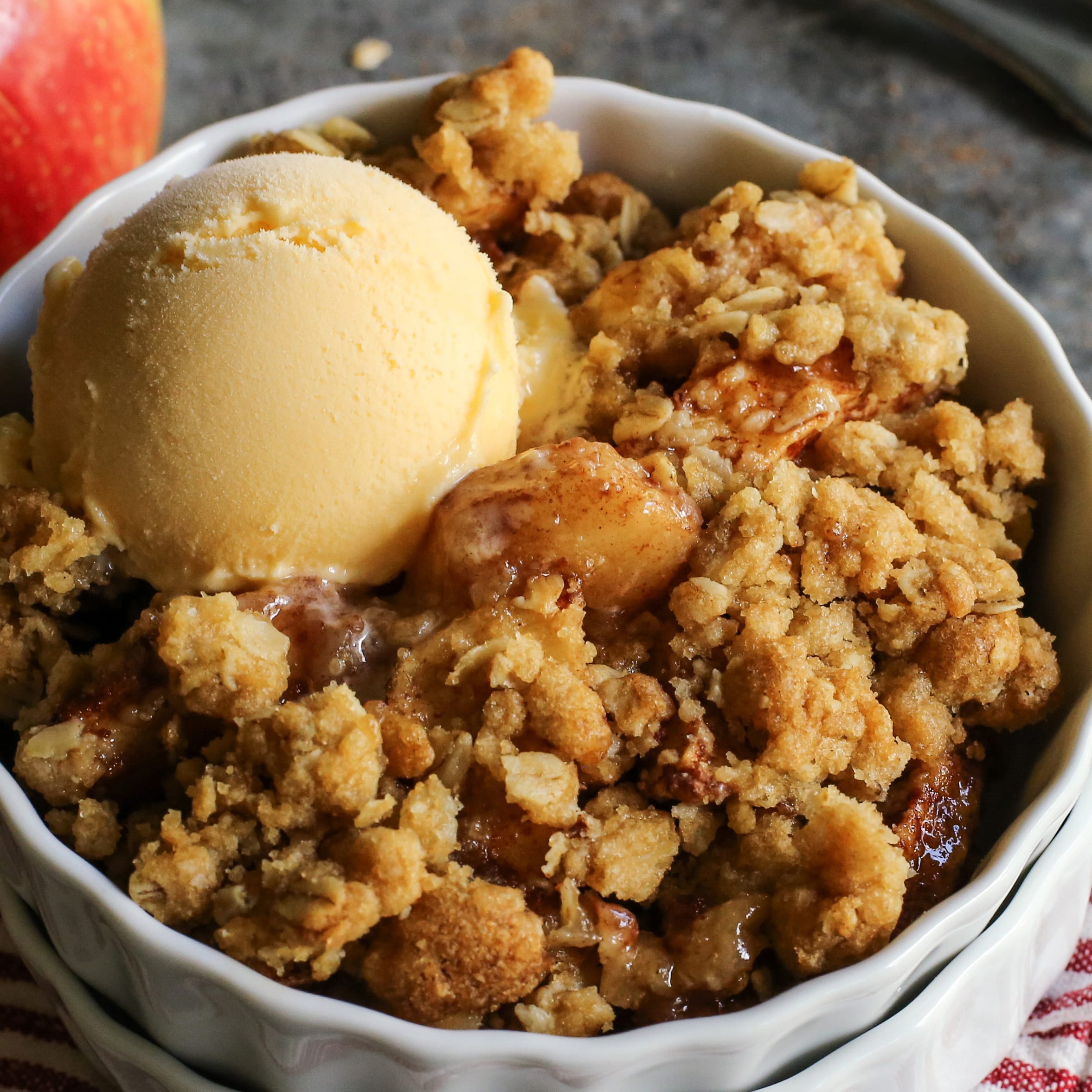 Old Fashioned Easy Apple Crisp - The Chunky Chef