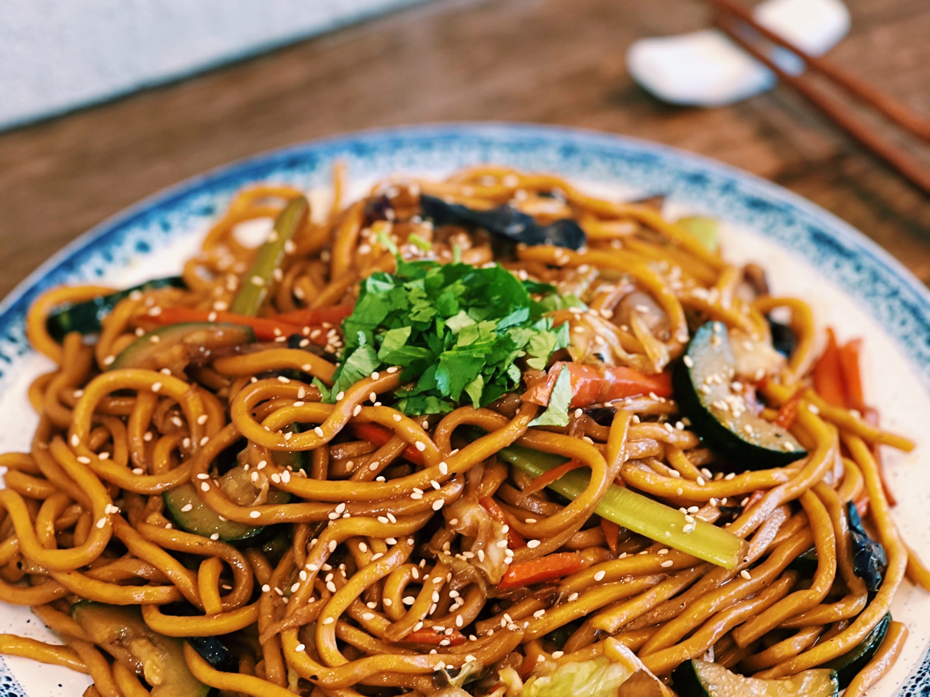Soy Sauce Pan-fried Noodles (15 Minutes!) - Tiffy Cooks