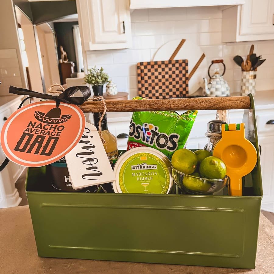 How to Make Adorable Picnic Gift Baskets for Your Guests - Simply
