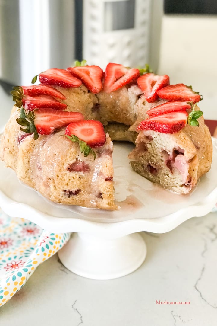 Instant Pot Strawberry Cake