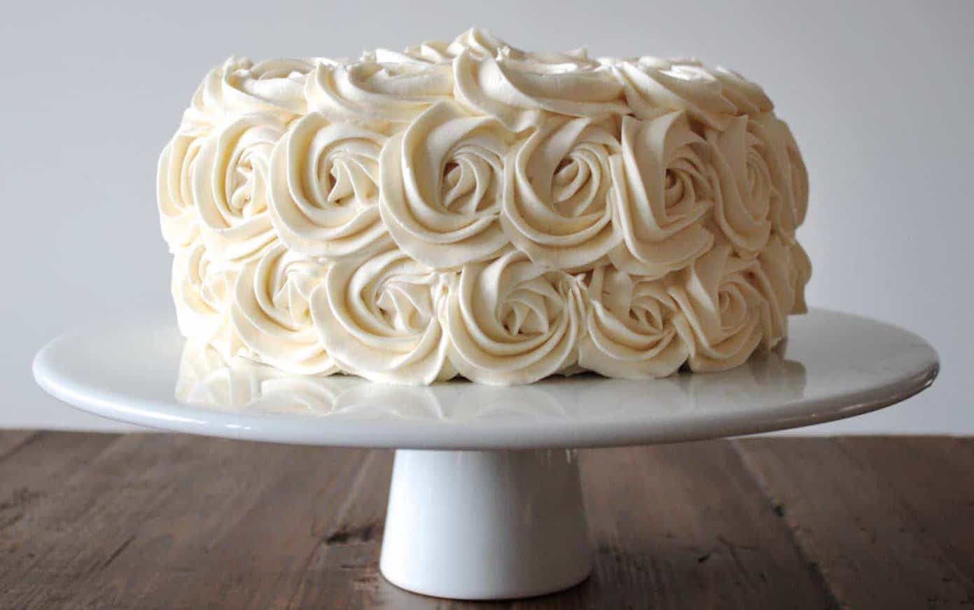 Larry Belmont Gasto Infectar Simple Vanilla Buttercream (American Buttercream Recipe) - Liv for Cake