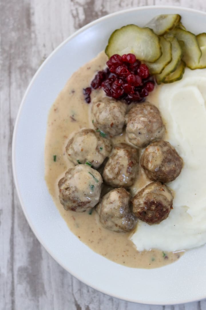 Easy Swedish Meatballs with Gravy (Köttbullar) - True North Kitchen