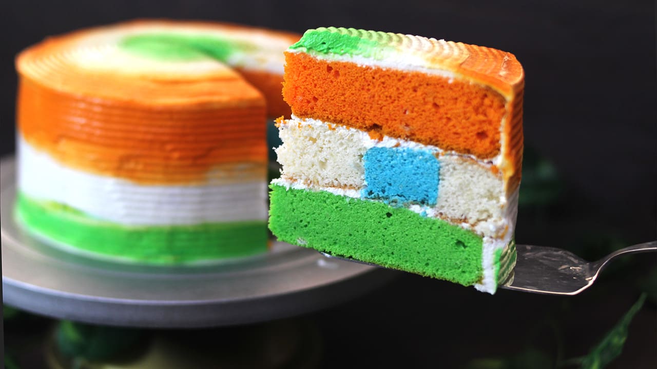 Send Independence Day Vanilla Cake Online in Kerala Same Day Delivery