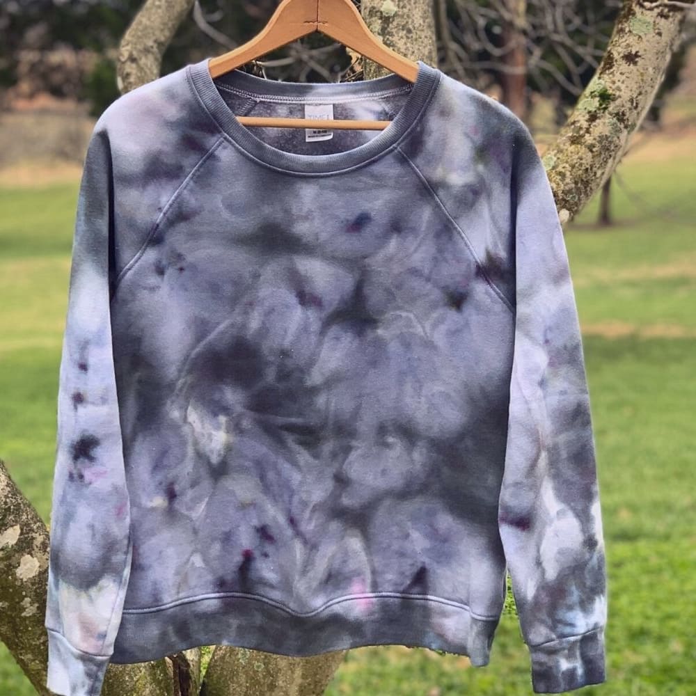 Tie dye on grey sweatshirt 2025