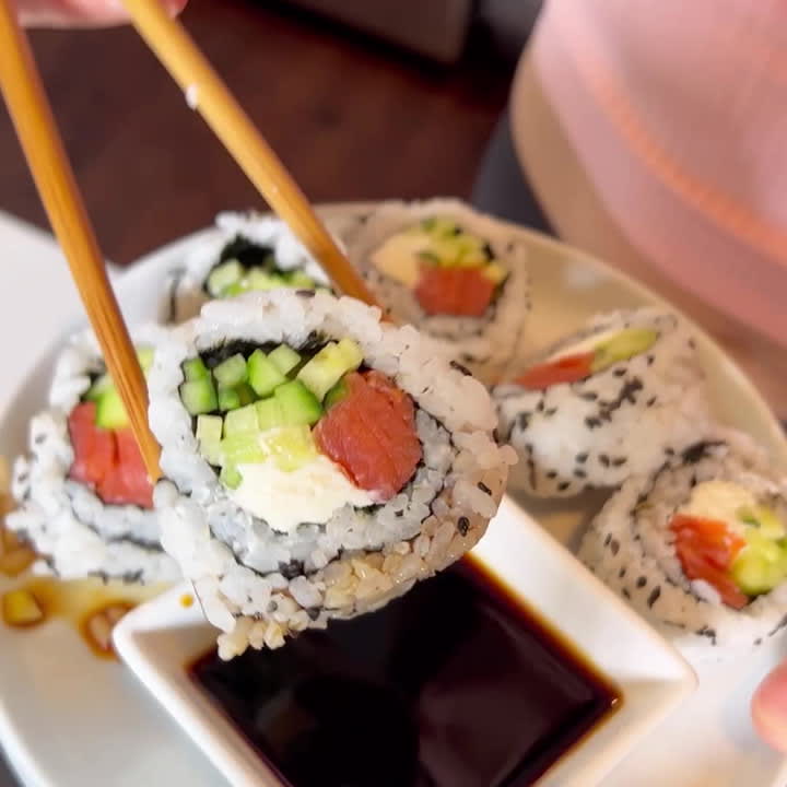 Philadelphia Sushi Roll - Evolving Table