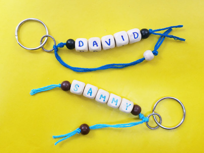 Name Keychains - a fun craft idea for kids! * Moms and Crafters