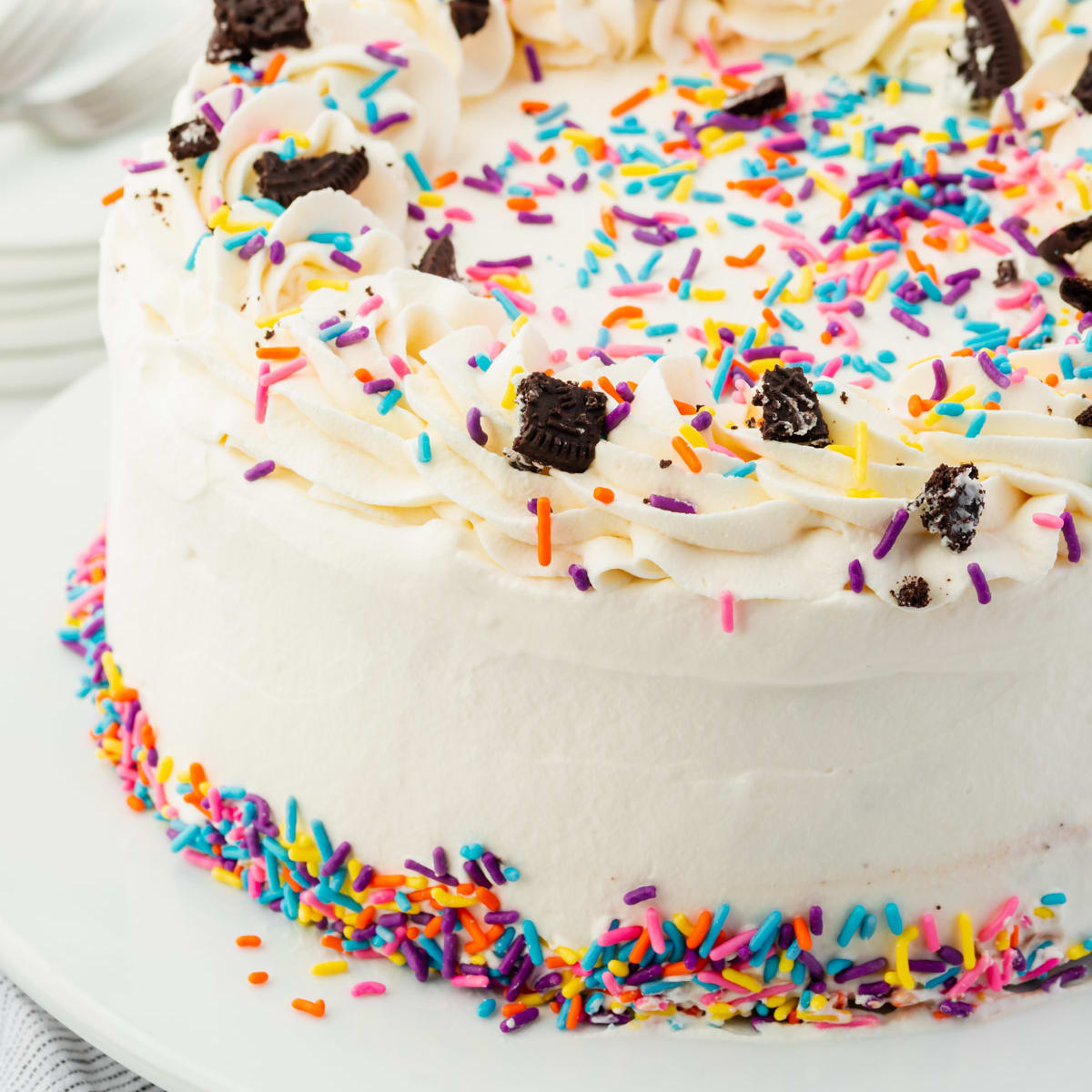 Bubblegum Poke Cake | The TipToe Fairy