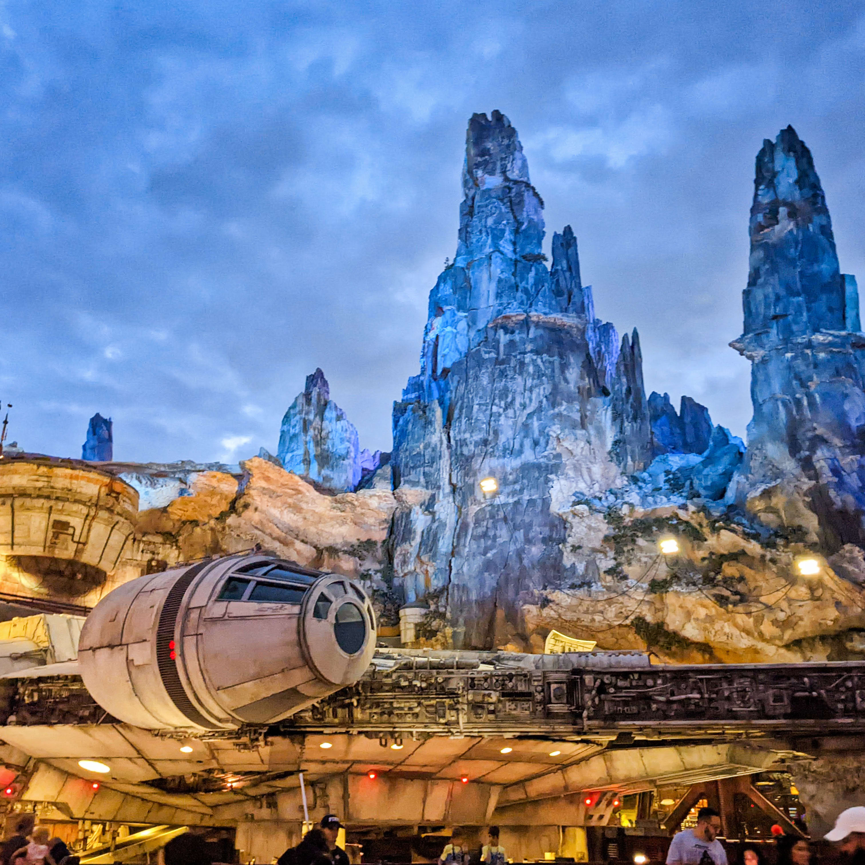 Star Wars Galaxy's Edge Disney Travel Company Pin Set - Disney