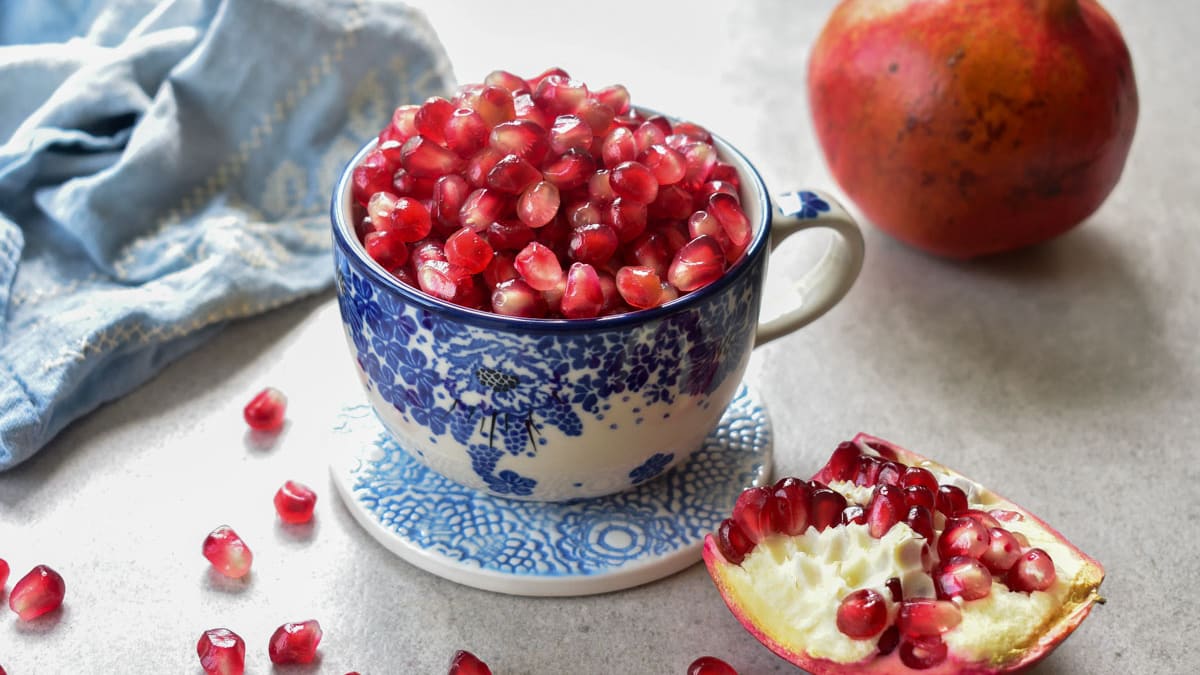 How To Cut and De-seed a Pomegranate (+ video!) - Everyday Delicious