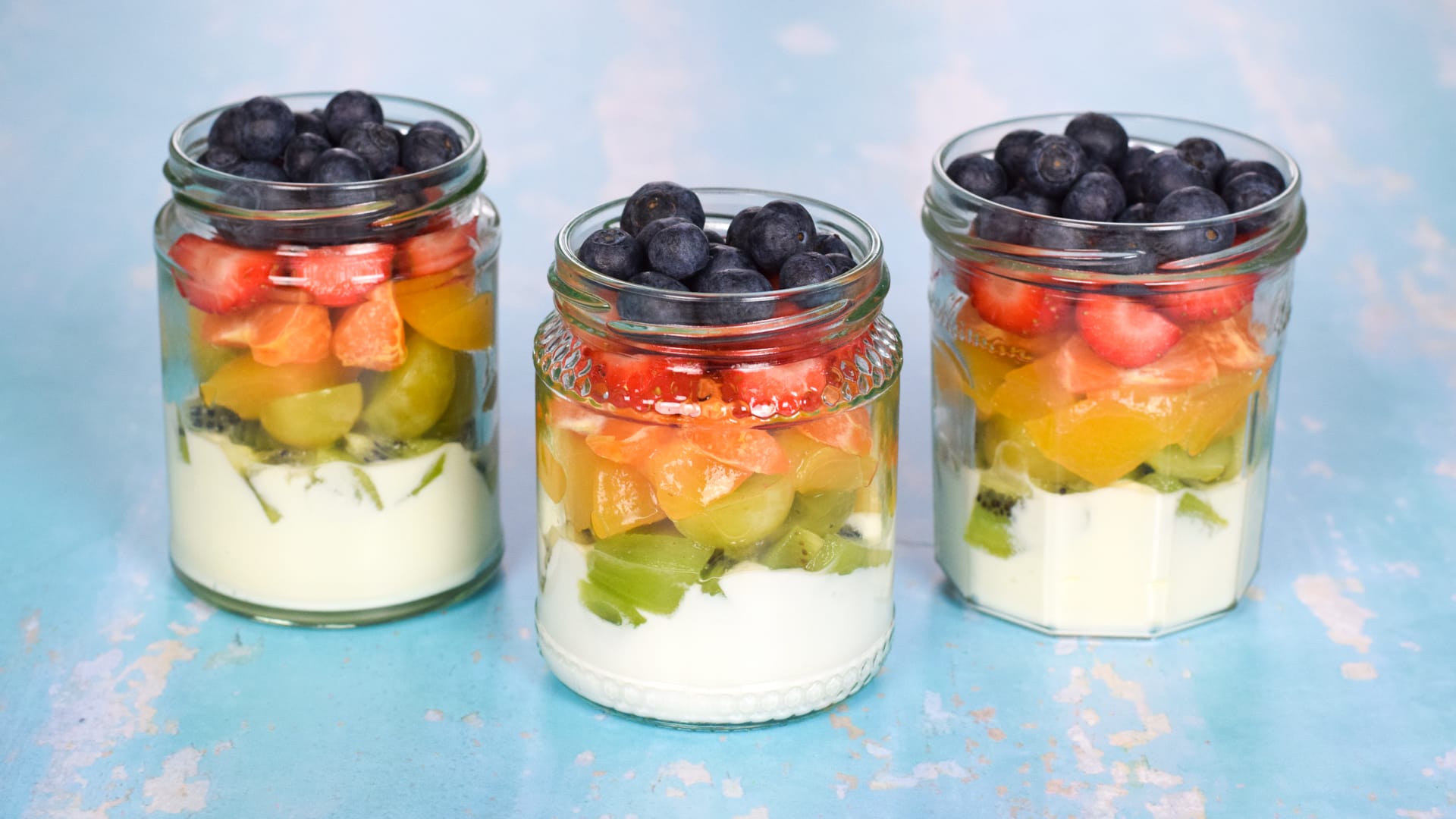 How to Make Fruit Salad in a Jar for Busy Weeks