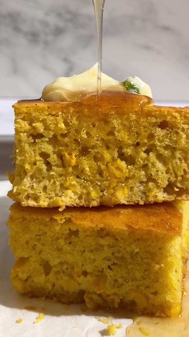 BEST Homemade Cornbread Recipe - Fifteen Spatulas