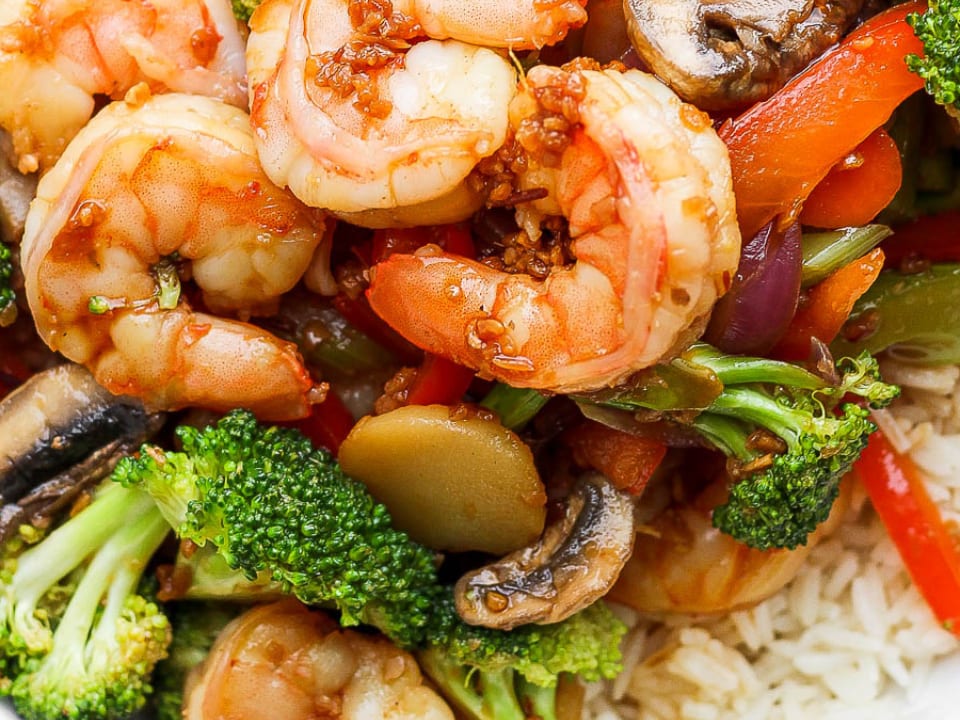 Shrimp Stir Fry in our NEW 14” Wok tonight! 🍤 #HexClad