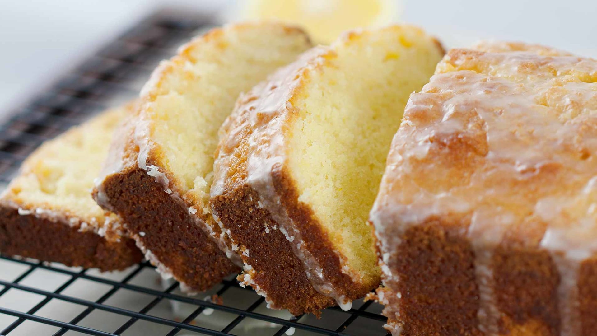 The Secret Ingredient In The Pioneer Woman's Pound Cake Recipe