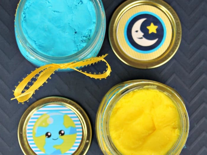 DIY Colored Moon Sand Recipe - Look! We're Learning!