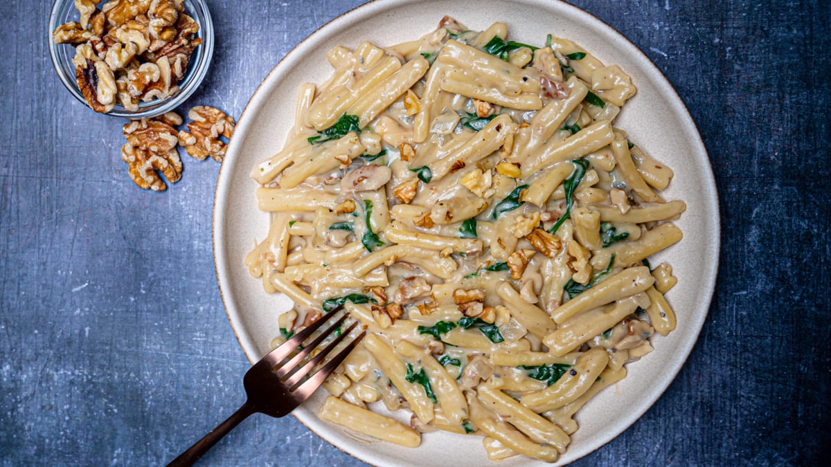 Quick Pasta Alla Gorgonzola - The Fiery Vegetarian