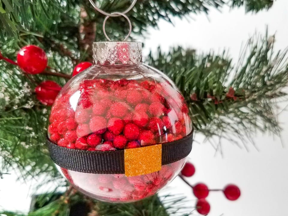 Decorating christmas shop ornaments balls