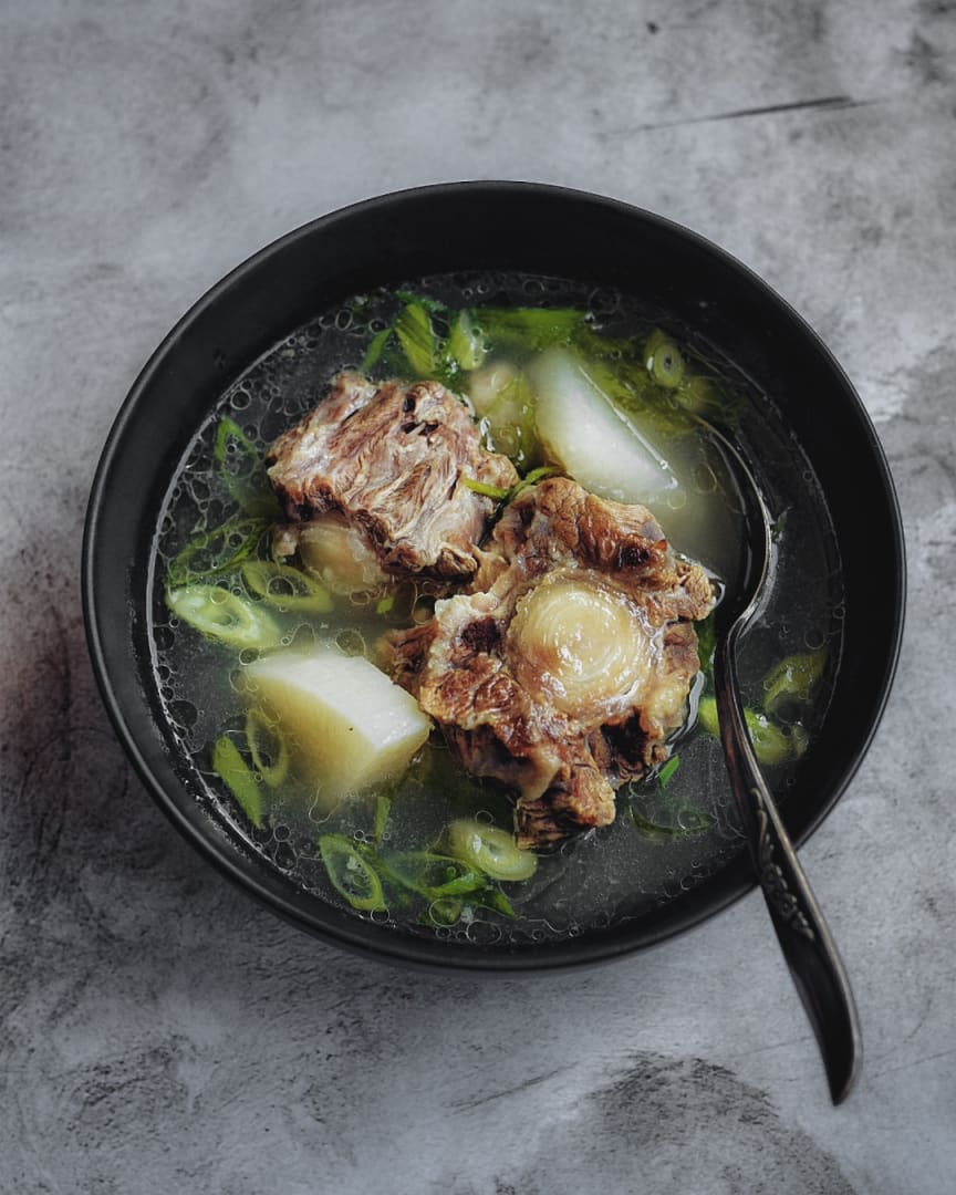 Korean Oxtail Soup Kkori Gomtang