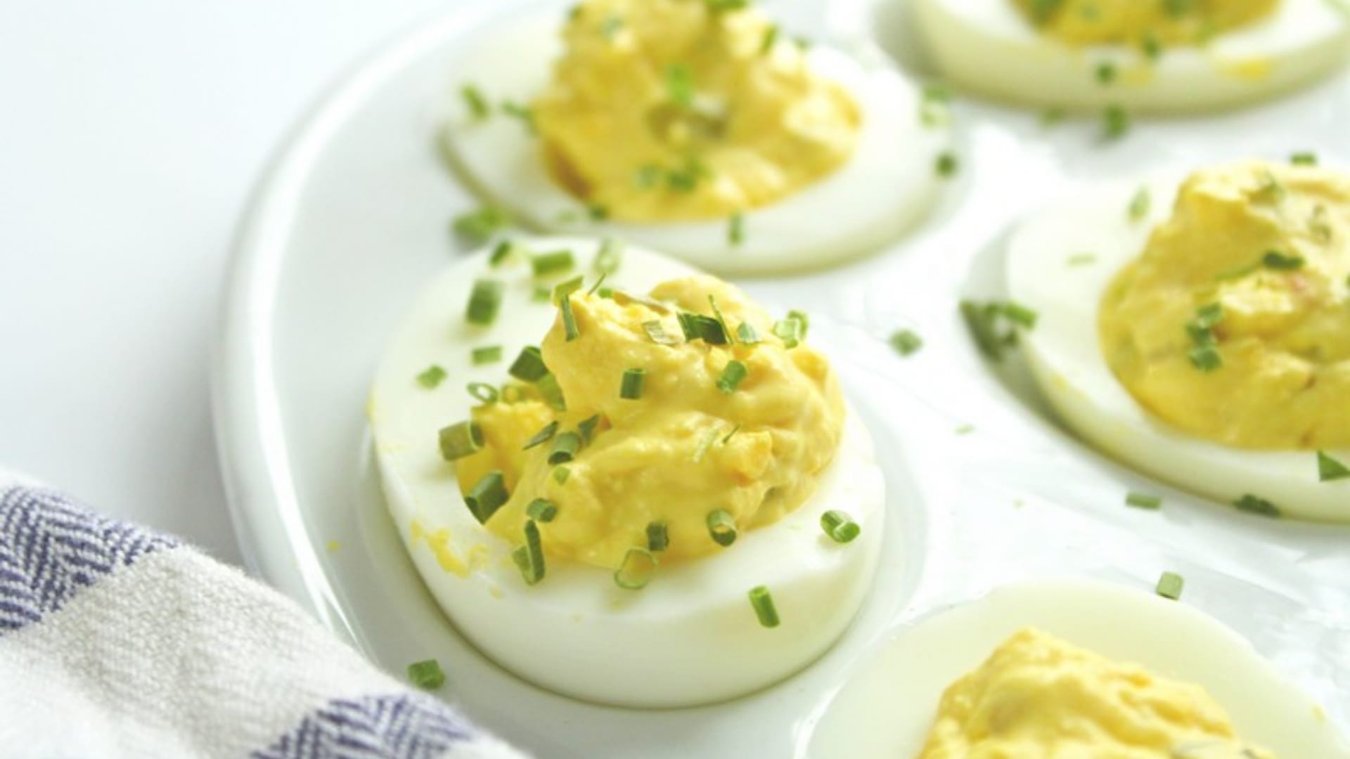 Dyed Deviled Eggs – Duke's Mayo