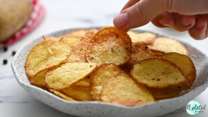 Smoked Paprika Potato Chips With Yogurt Ranch Dip Recipe - The