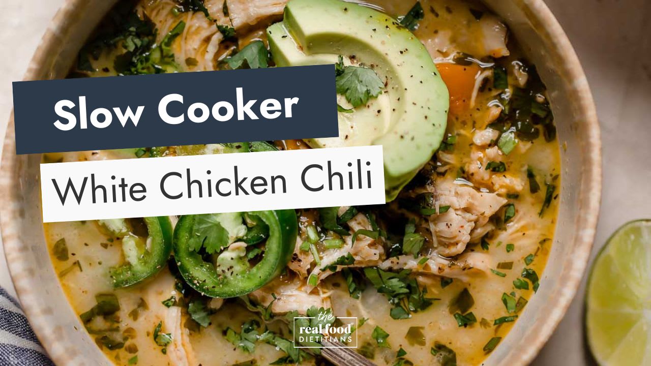 Slow Cooker White Chicken Chili Recipe – Crockpot White Chicken Chili —  Eatwell101
