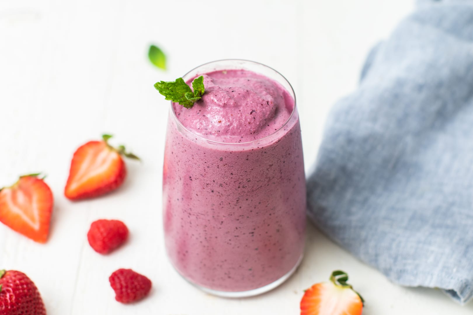 Dairy-Free Keto Smoothies under 15 Carbs