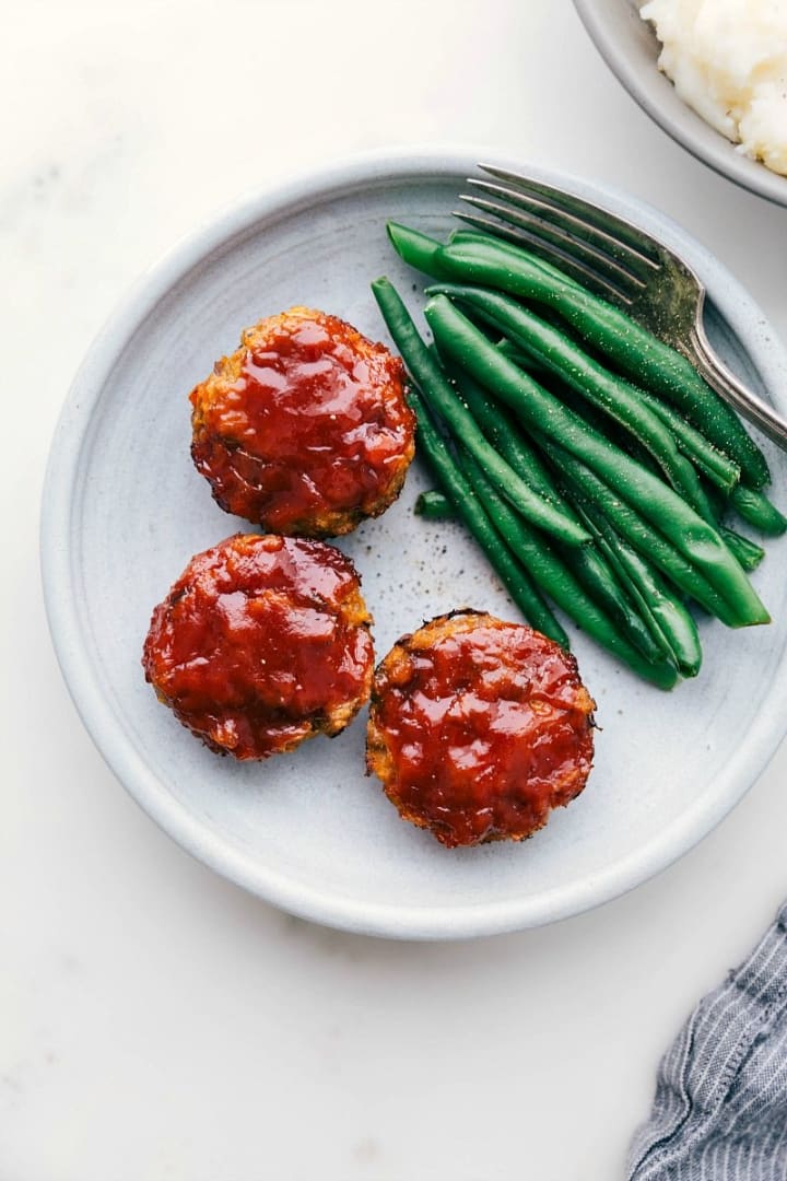 Easy Mini Meatloaf Recipe with Ketchup Glaze