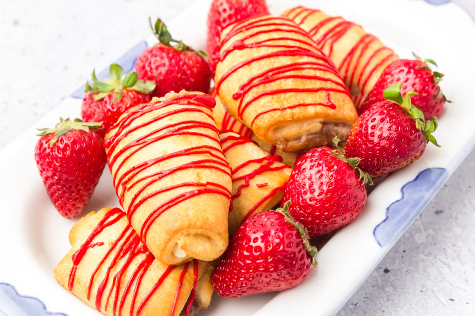 Strawberry Cheesecake Crescent Roll Up Recipe