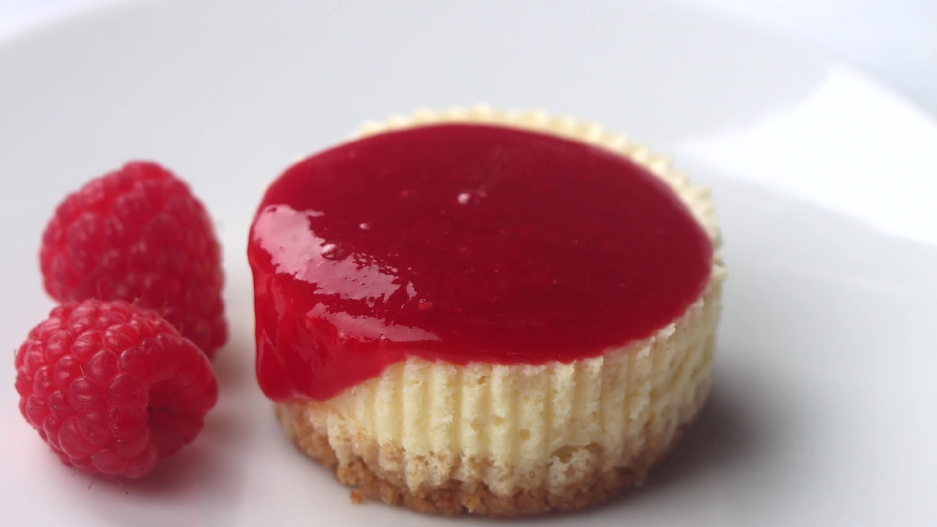 5-Minute Raspberry Purée (For Cakes, Cheesecakes, Ice Cream & More!) -  Scrummy Lane