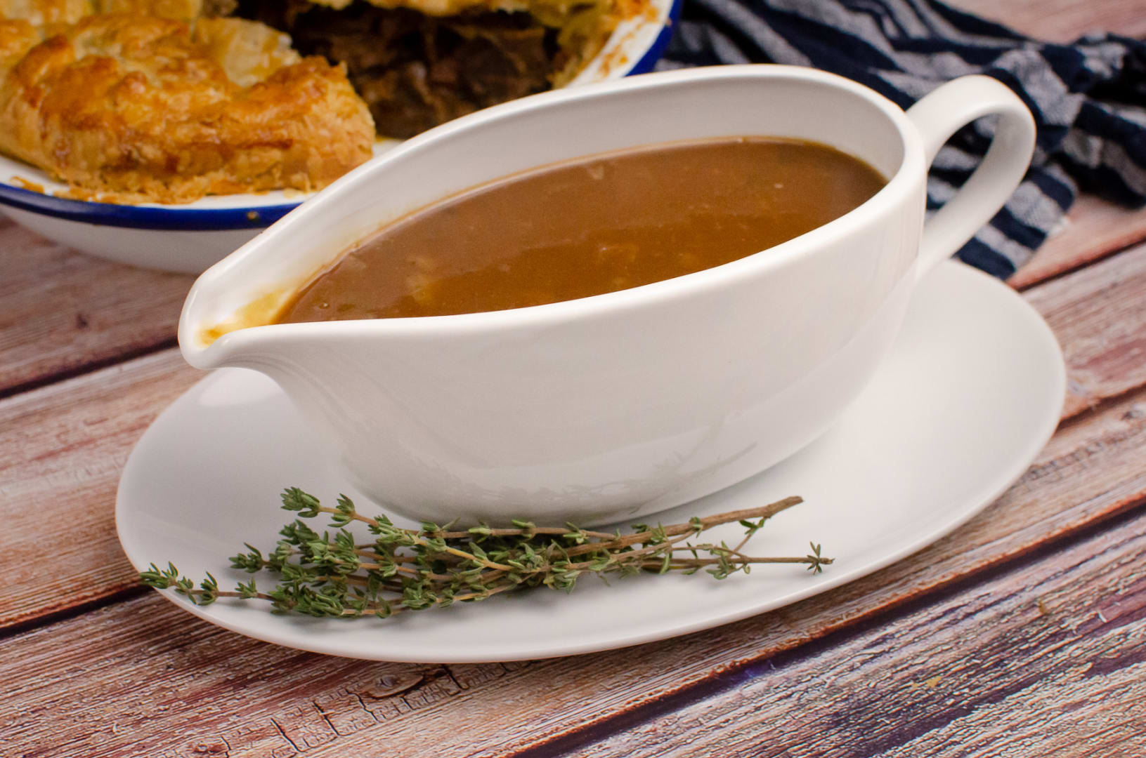 British Onion and Mustard Gravy Recipe