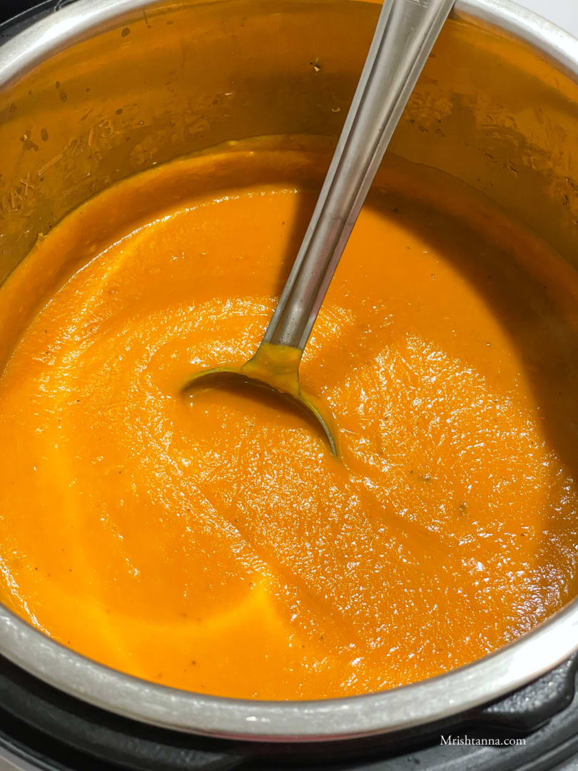 Butternut Squash Carrot Ginger Soup