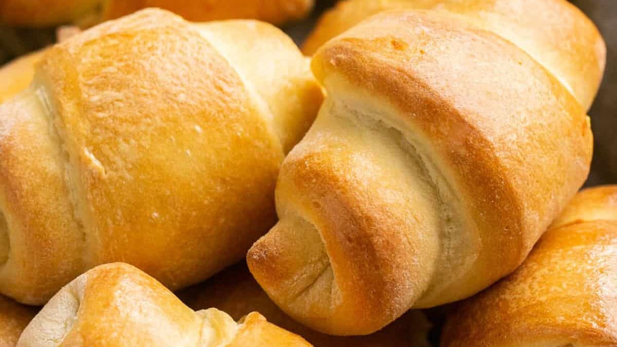 Crescent Dinner Rolls Recipe: How to Make It